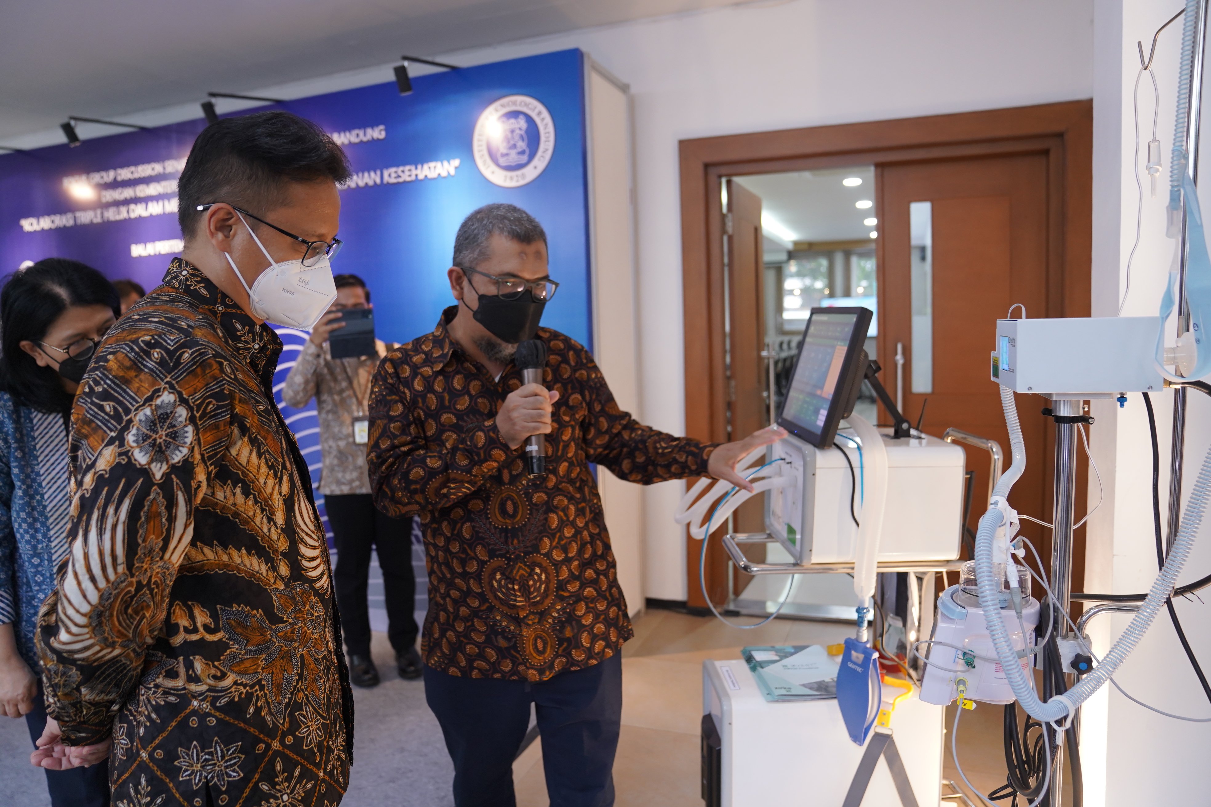 fgd-with-indonesias-minister-of-health-ready-to-collaborate-for-self-sufficient-healthcare