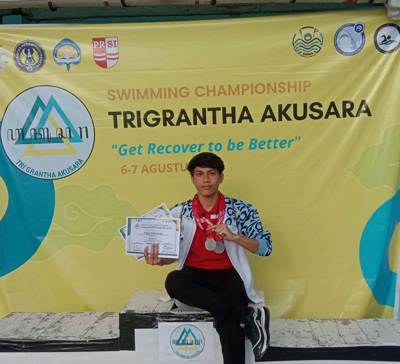 mahasiswa-oseanografi-itb-boyong-4-medali-di-ajang-tri-gantha-akusara-swimming-championship