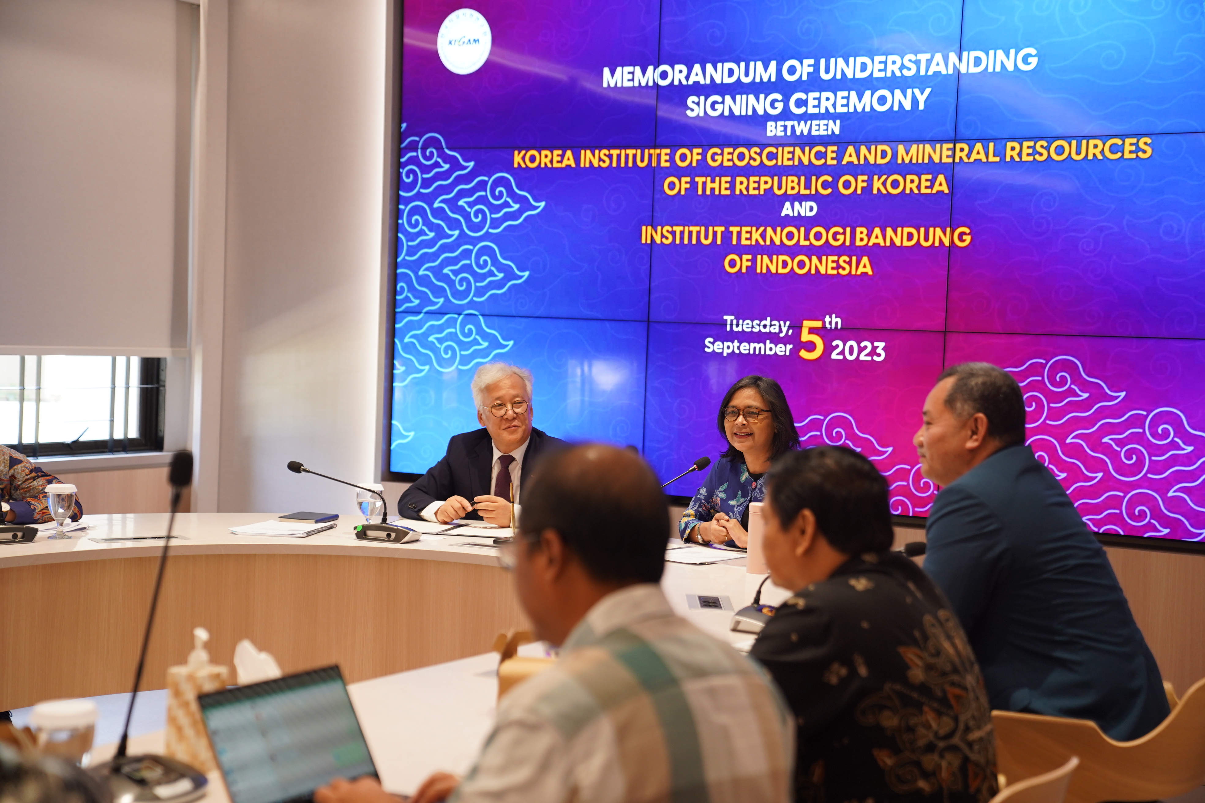 itb-and-kigam-sign-mou-for-mineral-resources-research-collaboration-and-establishment-of-joint-research-center