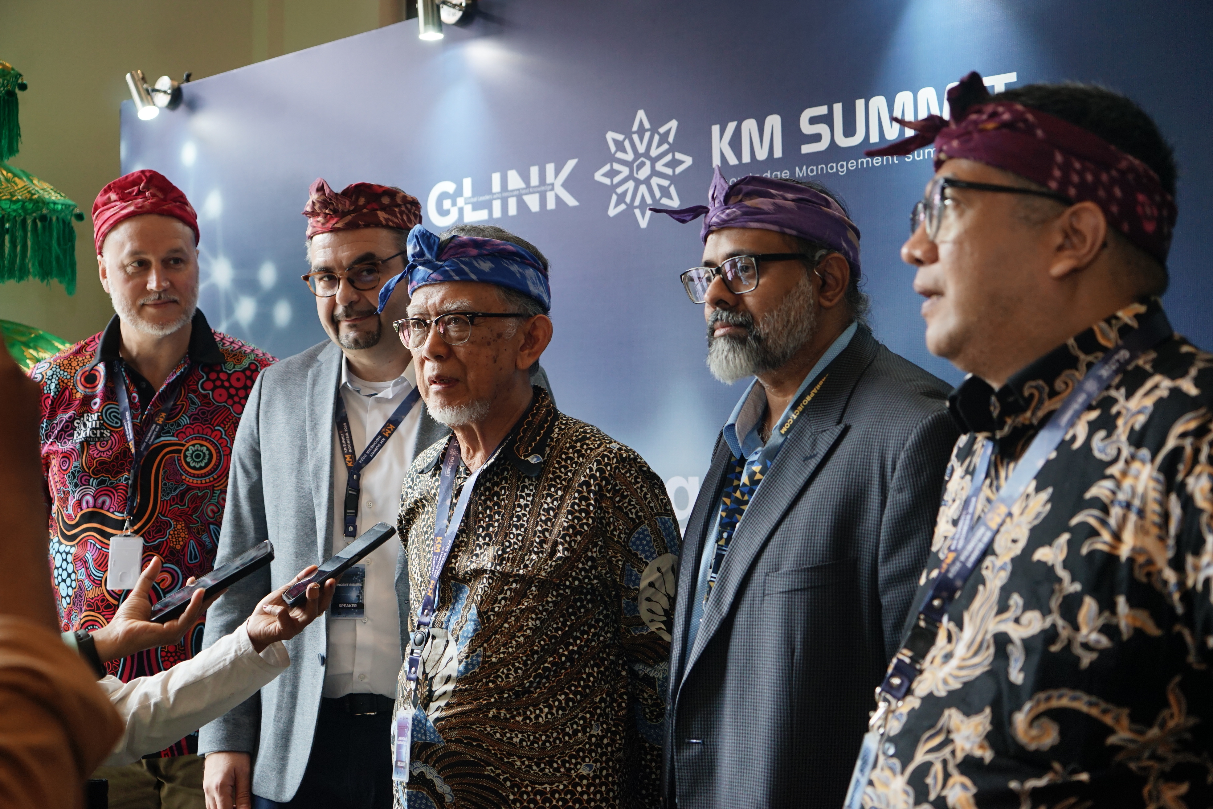 sbm-itb-professor-promotes-end-to-end-knowledge-management-implementation-at-glink-knowledge-management-summit-2024