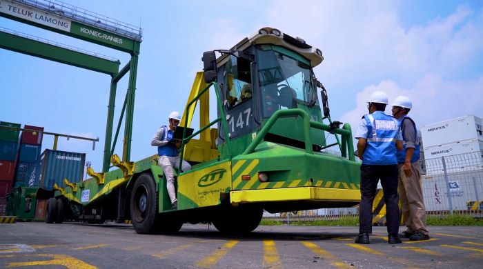 AGV CTT, Kendaraan Otomatis Inovasi ITB Diluncurkan di Terminal Peti Kemas Teluk Lamong Surabaya