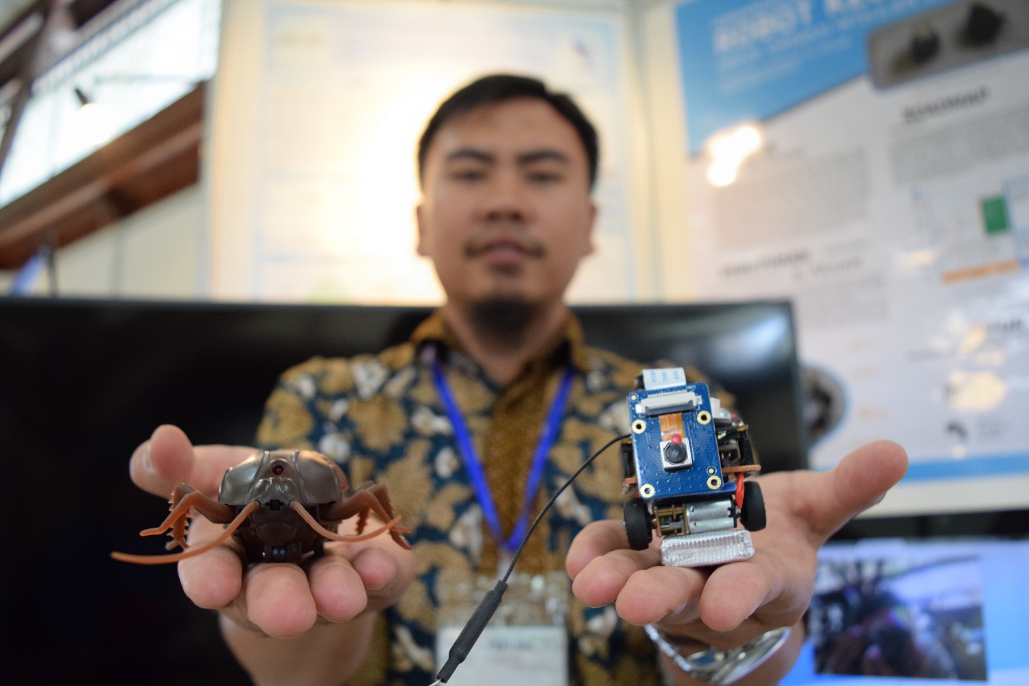 Peneliti ITB Kembangkan Robot Kecoa untuk Operasi Intelijen - Institut Teknologi Bandung