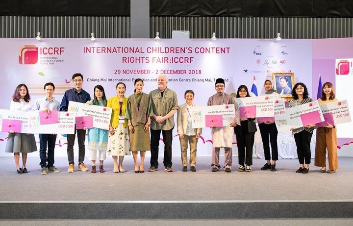 itb-students-accept-rising-star-award-in-asean-childrens-book-illustrator-iccrf-2018