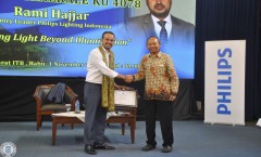 country-leader-phillips-indonesia-gave-a-lecture-about-lighting-and-smart-city