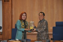 encouraging-economic-growth-regent-of-serang-ties-partnership-with-itb
